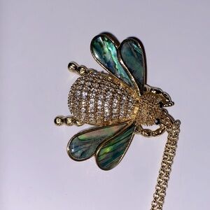 Ann Taylor NWOT 32 inch gold tone necklace w large rhinestone bumblebee pendant